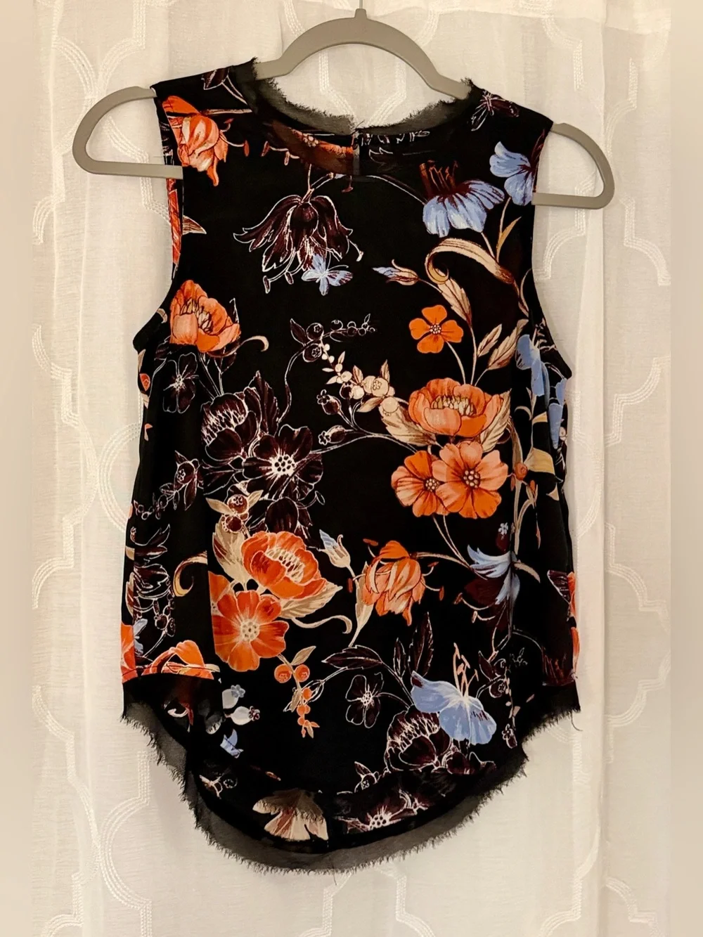 Who What Wear Black Floral Sleeveless Blouse | XS